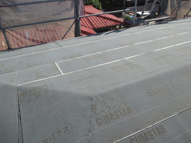 高砂市で葺き替え工事に伴う防水紙敷設